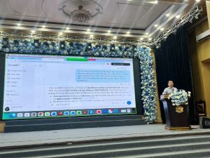 Đào tạo AI tại Sở Nội Vụ Nghệ An là chương trình được triển khai dành cho toàn bộ cán bộ của Sở trong thời lượng 01 ngày, với sự hướng dẫn trực tiếp của Chuyên gia Bùi Quang Hiếu. Sau quá trình trao đổi, họp thống nhất và xây dựng nội dung huấn luyện, Sở Nội Vụ Nghệ An quyết định tổ chức chương trình nhằm trang bị những kiến thức AI thiết thực, hỗ trợ cán bộ nâng cao hiệu suất trong công việc văn phòng.